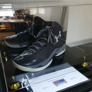 2017 Stephen Curry Signed Shoe SILVER AUTO PSA Authenticated - Perfect Autograph